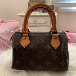 Louis Vuitton mini speedy
